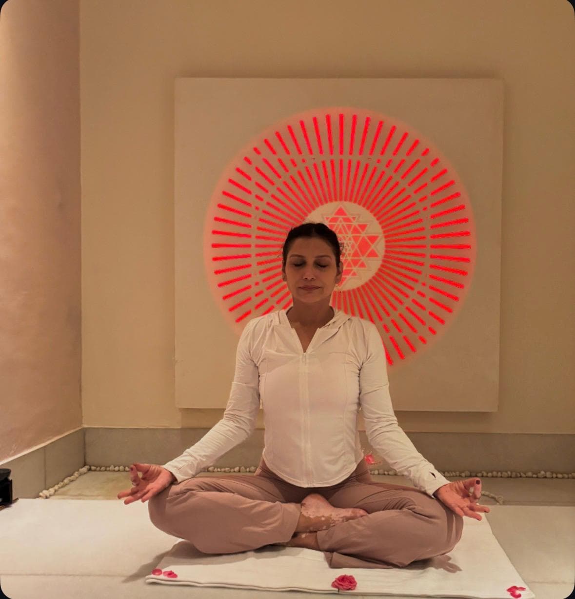 Soniyaa Talwar teaching yoga