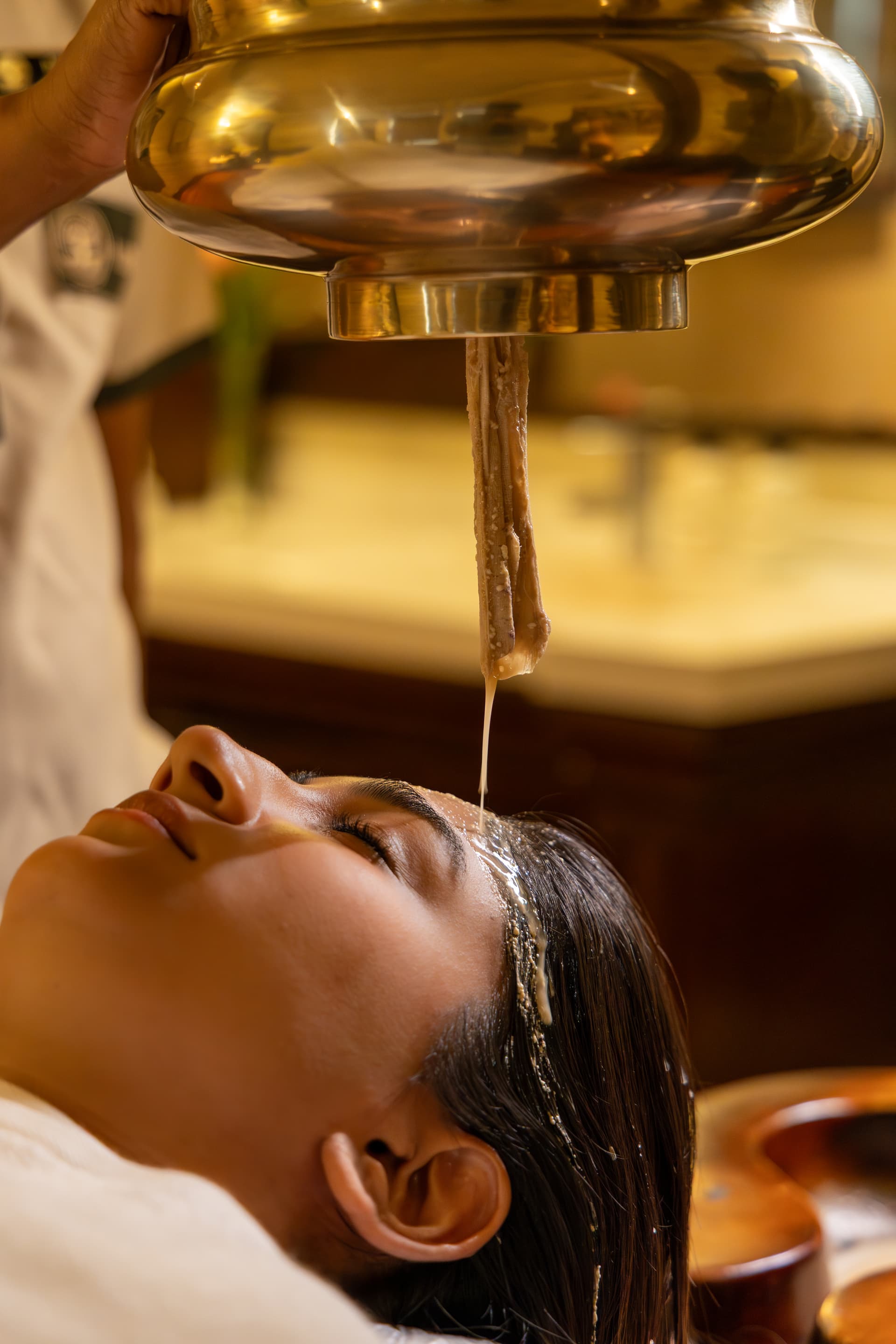 Shirodhara Ayurvedic ritual at Amatrra Wellness